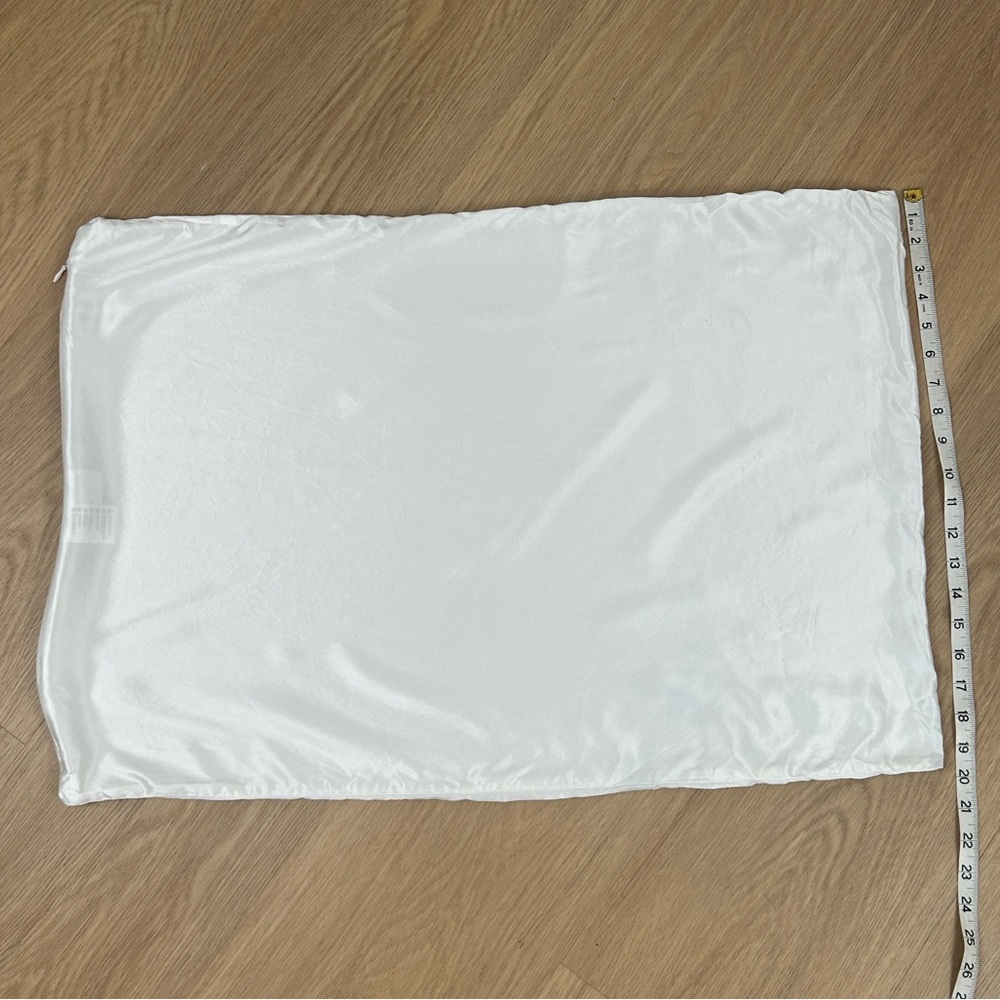 Blissy 100% Mulberry Silk Queen Pillowcase White - Picture 6 of 8